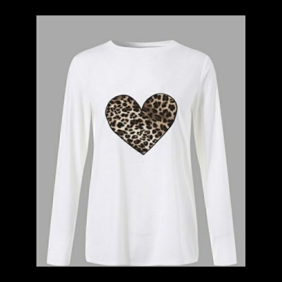 Sale🍀Ladies Cheetah Heart Long Sleeve T - Picture 3 of 3